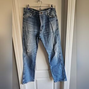 90's Wrangler Men's Relaxed Fit Blue Jeans